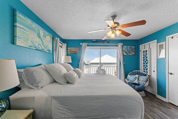 Beach Access Condo with Lagoon Pool
