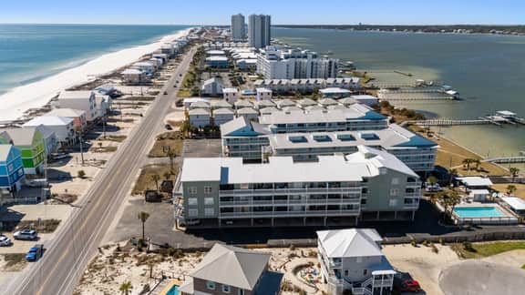 Beach Access Condo with Lagoon Pool